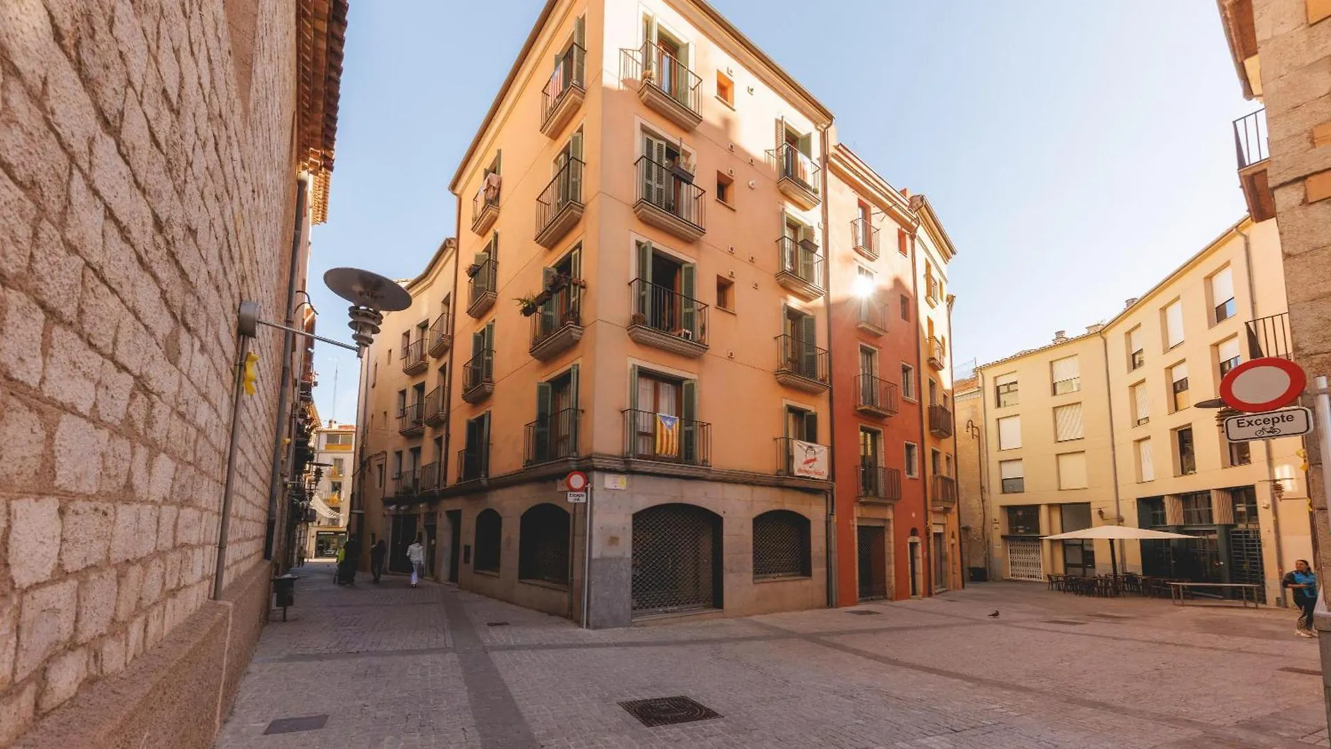 Bravissimo Mercadal, Monthly Apartment Girona