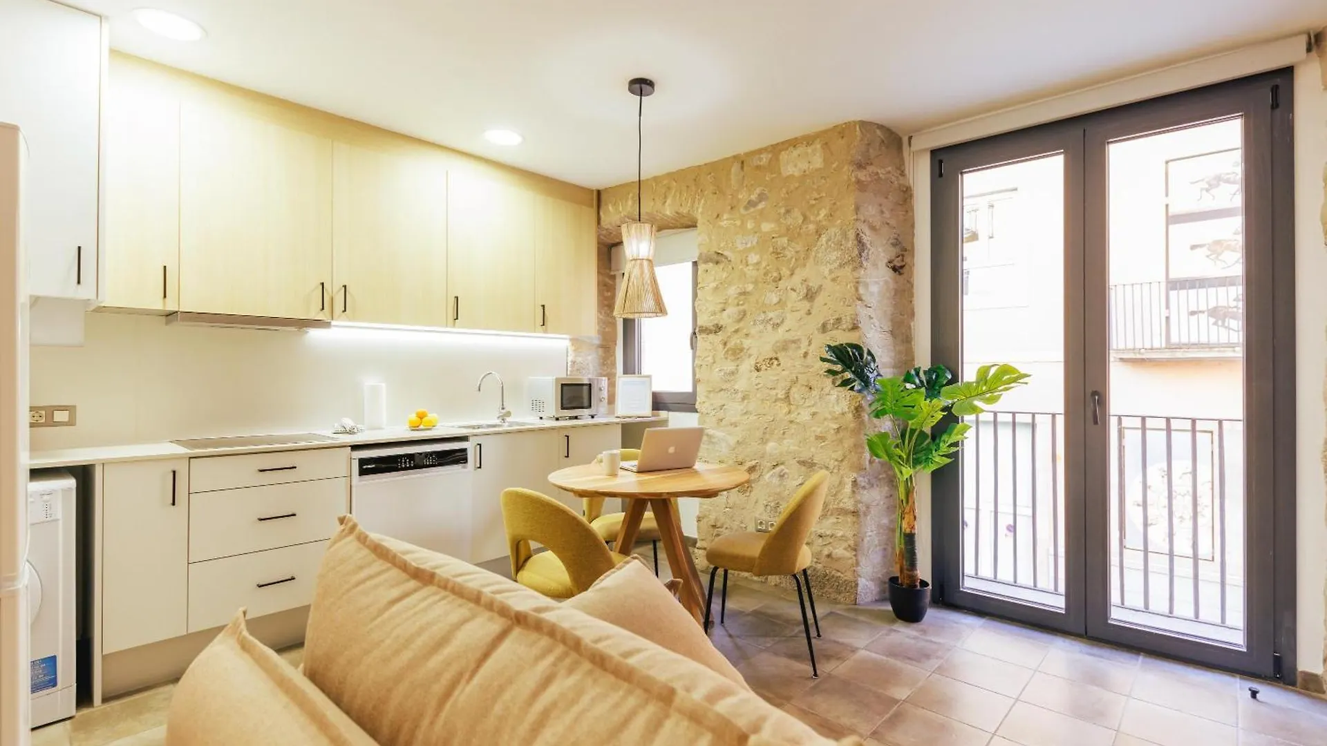 Bravissimo Mercadal, Monthly Apartment Gerona